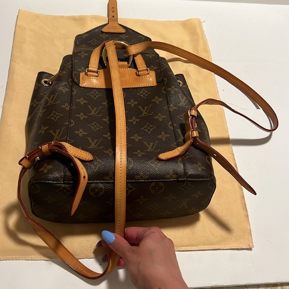 Louis Vuitton backpack - Picture 10 of 13